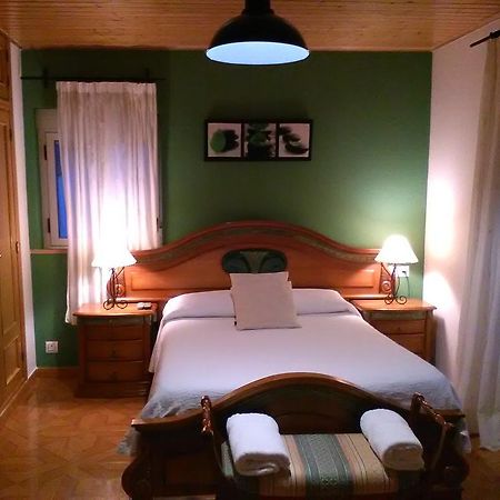 Casa Rural La Esmeralda 纳瓦雷东达德格雷多斯 外观 照片